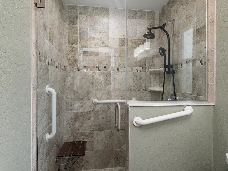 3241 Tropicaire Blvd — Photo 15