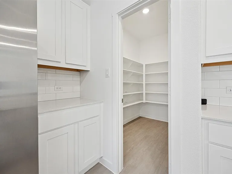 10013 Warlander Dr — Photo 8