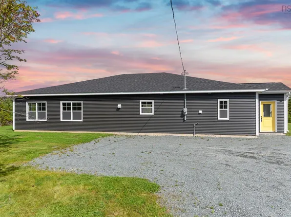 4606 Clam Harbour Rd, Clam Harbour, NS B0J 1Y0