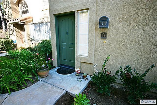 1st image of 39 Camomile Pl