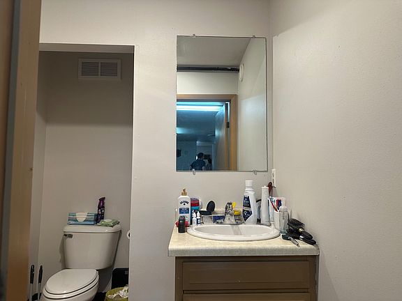 4th image of 5772 Main St
