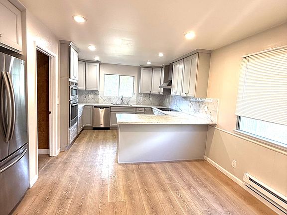 4th image of 1060 Noriega Ave APT 1