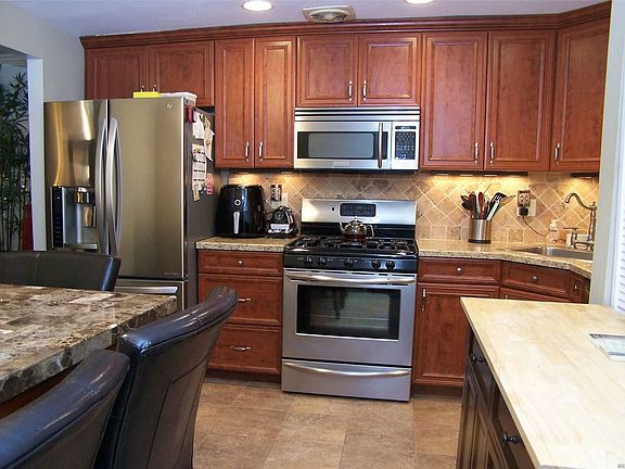 4th image of 285 Brettonwoods Dr