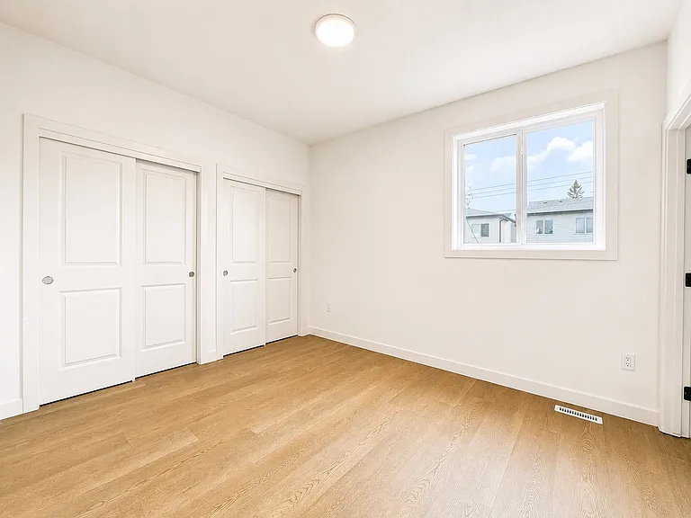 227 26th Ave NE #201 — Photo 10