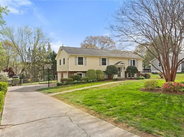 7270 Franklin Rd, Lewisville, NC 27023