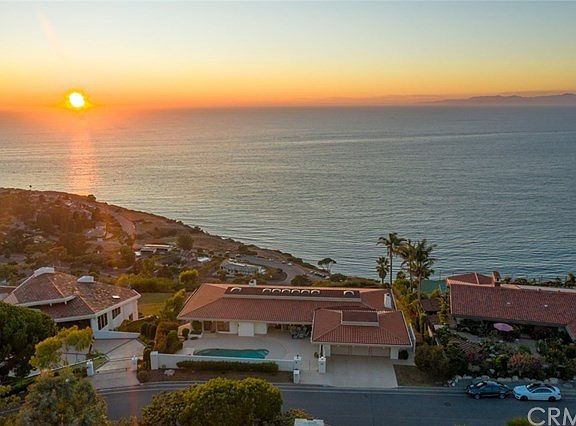 4th image of 952 Paseo La Cresta