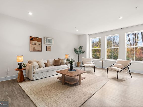4th image of 2632 Sequoia Ln