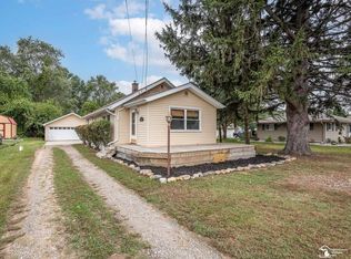 10207 Goff Rd, Temperance, MI 48182