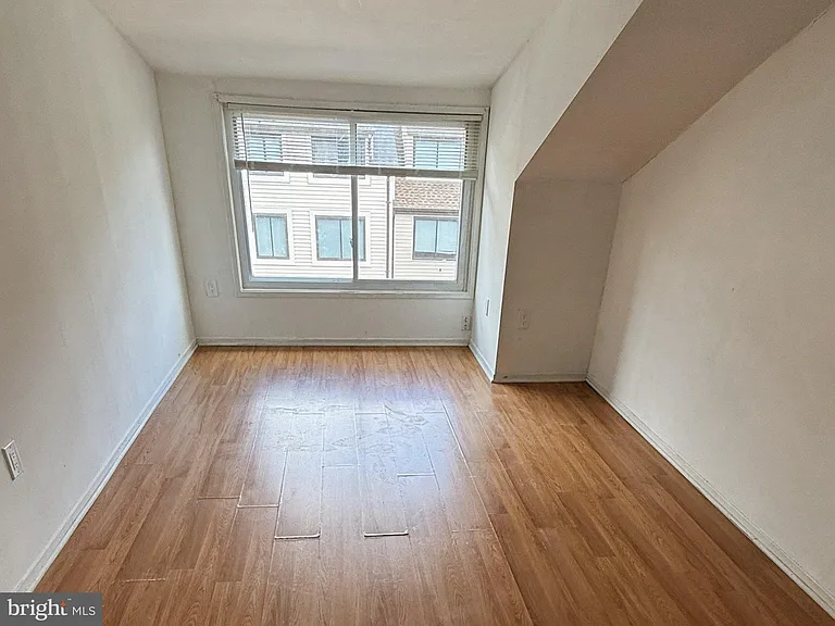 10044 Forest View Pl — Photo 8