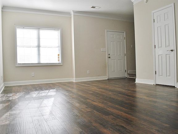 5th image of 1002 Enterprise Dr Unit 302