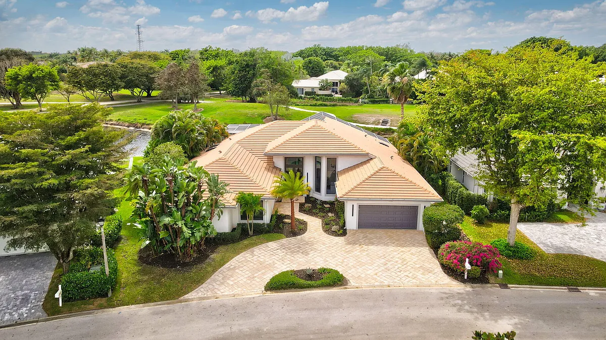 Building Photo - 11180 Isle Brook Ct