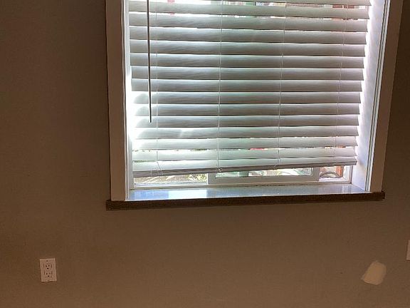 3rd image of 15 Parkview Ave