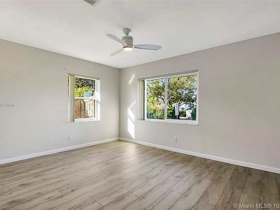 2nd image of 19175 SE Arnold Dr