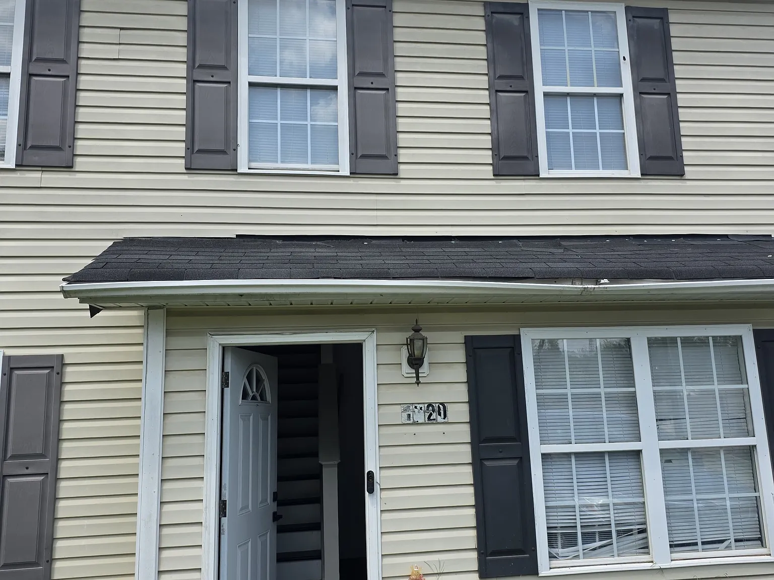 1020 McArthur Ave — Photo 1
