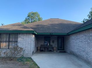 217 Cummings St, Uvalde, TX 78801