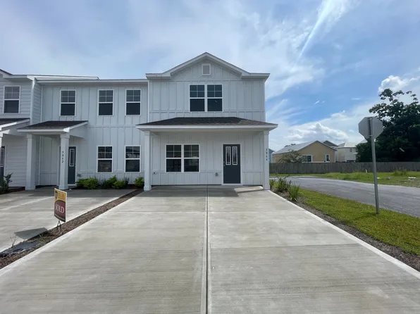 5864 Tyndall Pl, Panama City, FL 32404
