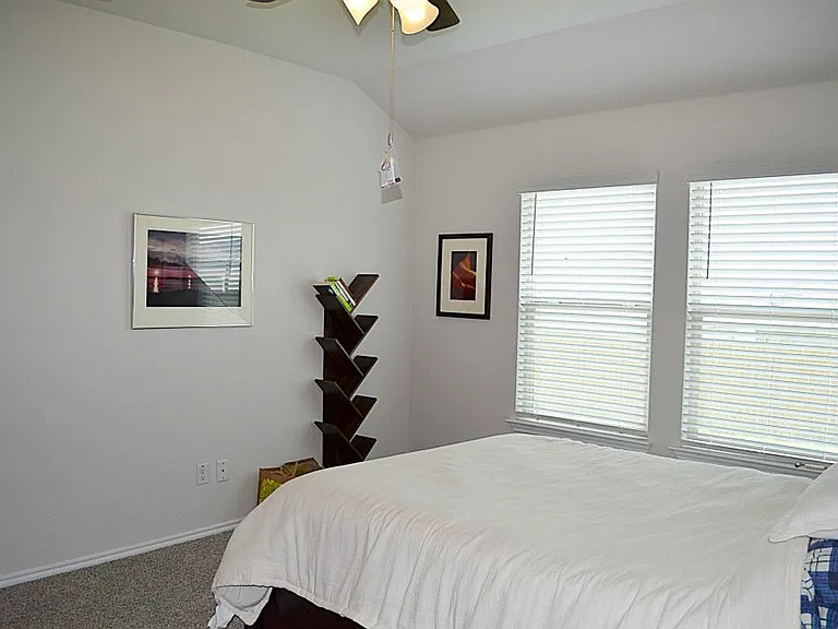 2477 Bee Creek Dr — Photo 10