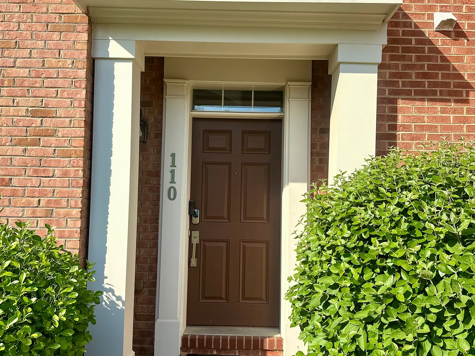 3 bed, 2052 sqft, $3,500 — Photo 2