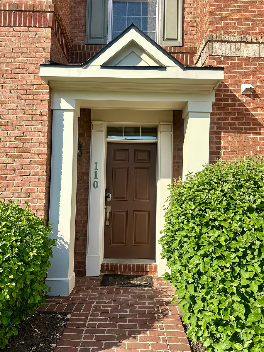 Building Photo - 110 Quietwalk Ln