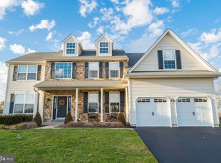 37 Lynrose Cir, Schwenksville, PA 19473