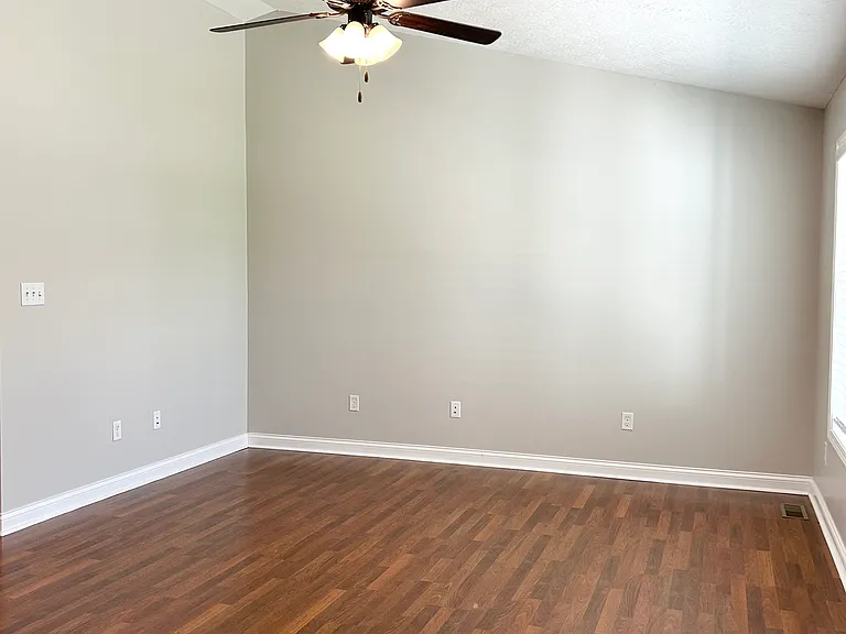 1357 Winnipeg Way — Photo 3