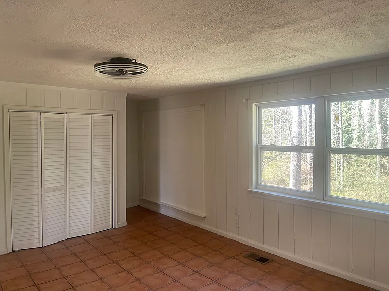 4441 Cascade Rd SW — Photo 3