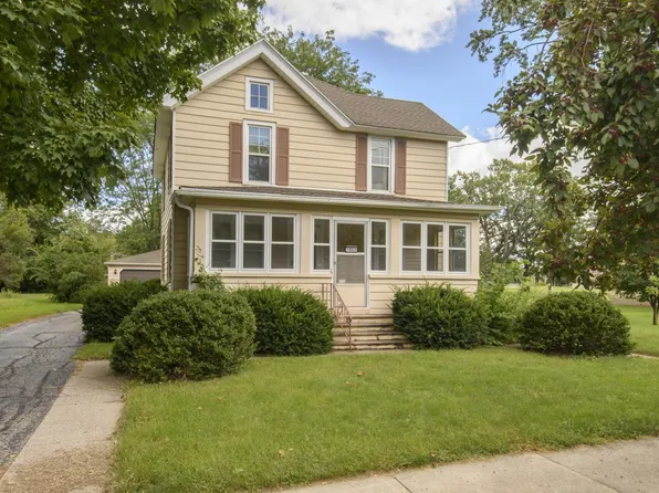 1962 Beulah AVENUE, East Troy, WI 53120