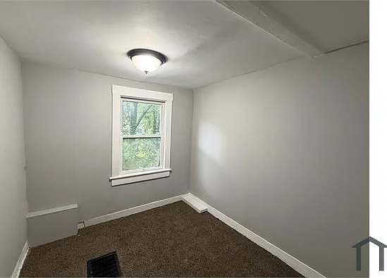 5 bed, $1,600 — Photo 3