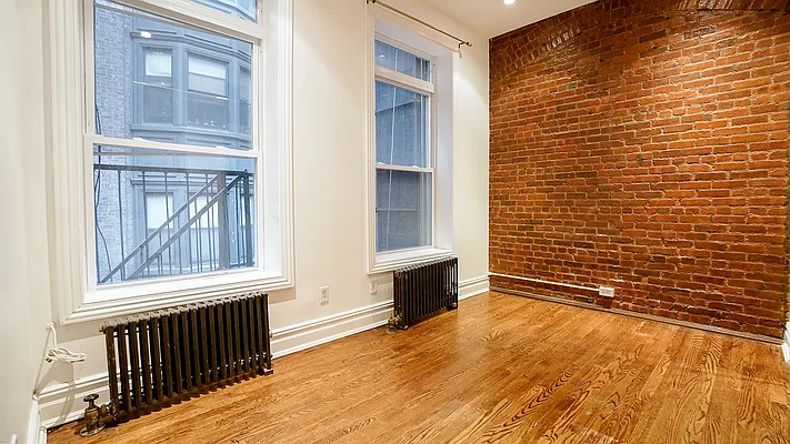 Rented by Camelot Realty Group | media 14