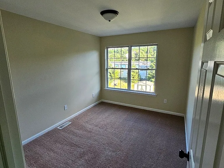 666 Walnut Tree Dr — Photo 12