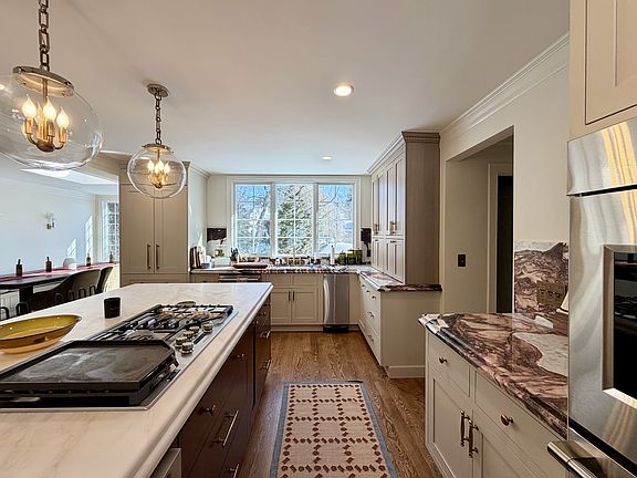 2nd image of 45 Ferncroft Rd