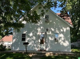 219 Prospect St, Vermillion, SD 57069