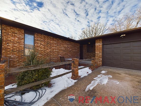 5th image of 2613 N Coachman Ln