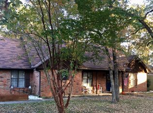 455 39th St SW, Paris, TX 75460