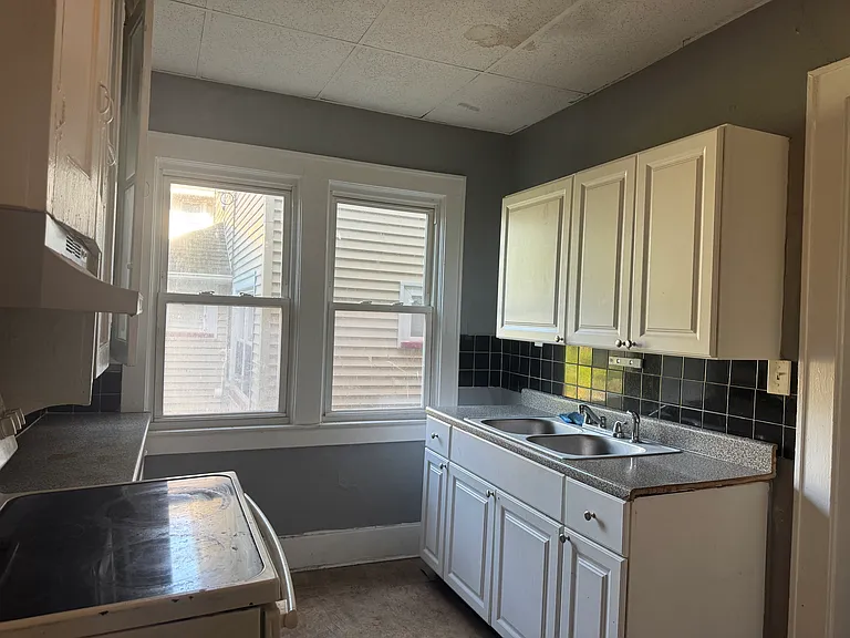 386 Ridgeway Ave #4 — Photo 5