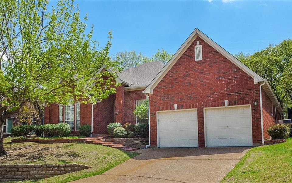 1st image of 2705 Green Oak Ct