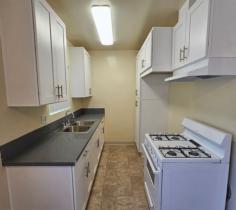 1st image of 914-920 S Central Ave #920-16