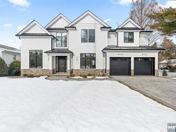 327 Harristown Rd, Glen Rock, NJ 07452