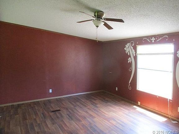 2nd image of 309 Meadowlark Ln