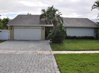 9647 Richmond Cir, Boca Raton, FL 33434