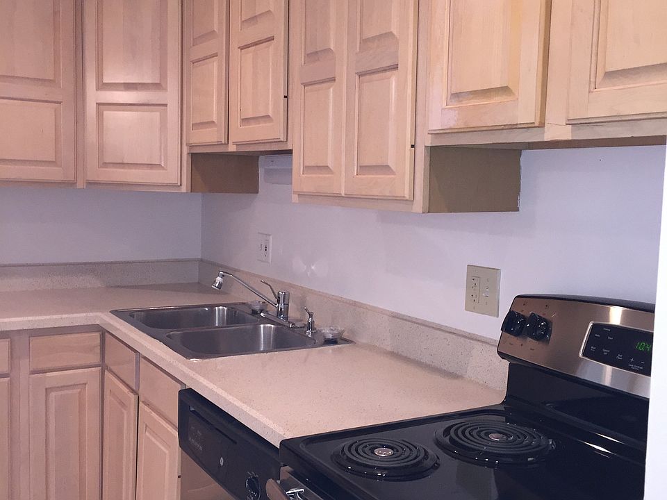 1st image of 2446 Forest Dr APT 102