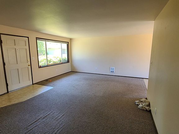 4th image of 1308 Beach Ave #A