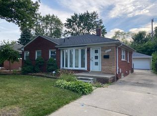 9215 Seminole Ave, Redford, MI 48239