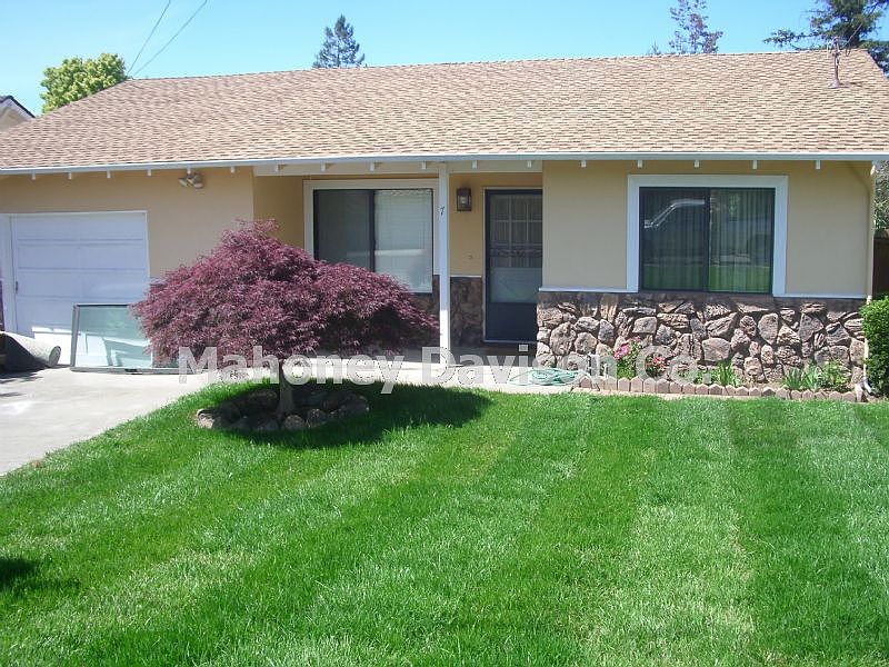 1st image of 7 Meadowglen Dr