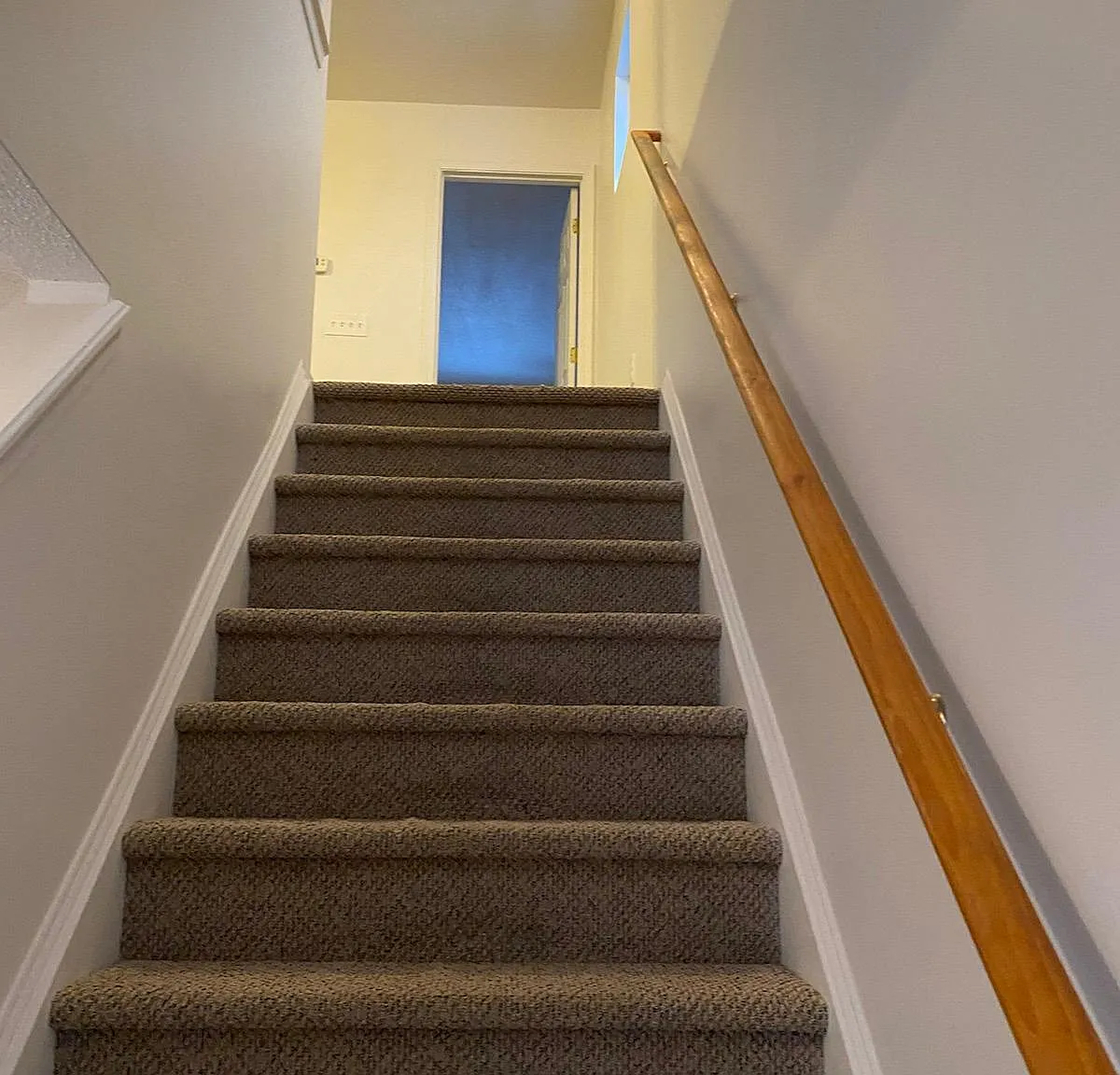 4 bed, 2.5 bath, 2088 sqft, $2,350 — Photo 2