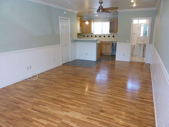 4th image of 4545 Vineland Ave APT 4