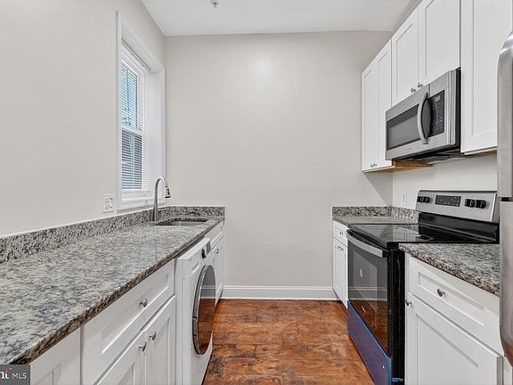 5th image of 113 15th St SE