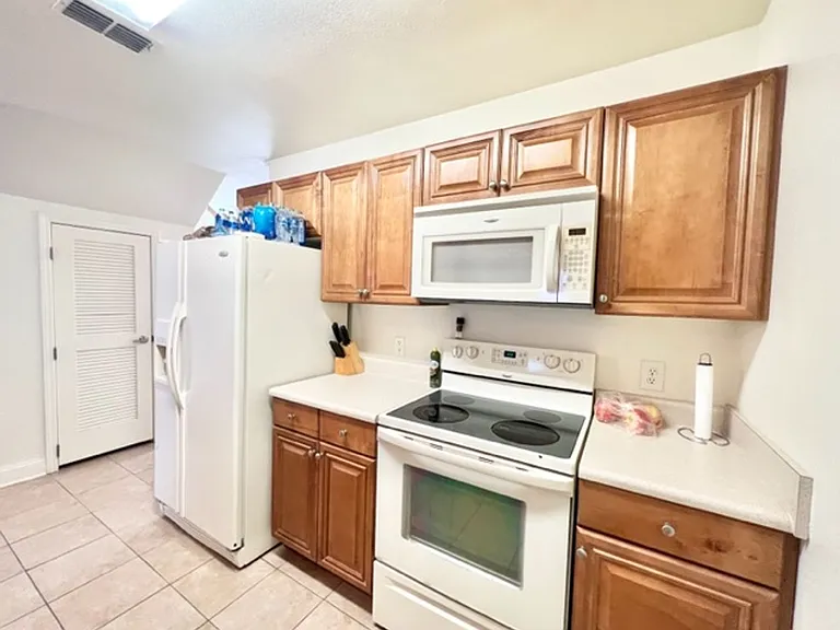 703 Majestic Dr — Photo 8