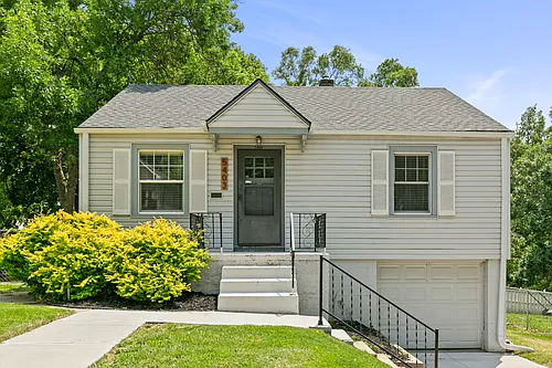 5403 William St Photo 1