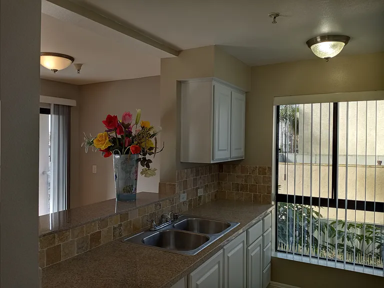 Vinton Villas — Photo 9